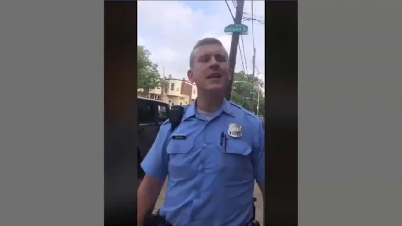 Philadelphia Police Harass & Try To Intimidate This Guy - This Cop Should Be Charged