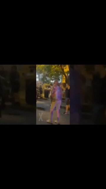 #DC: Antifa clash with police attempting to block their path #RoeVsWade