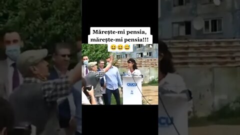 "Dialog" între politician și pensionar