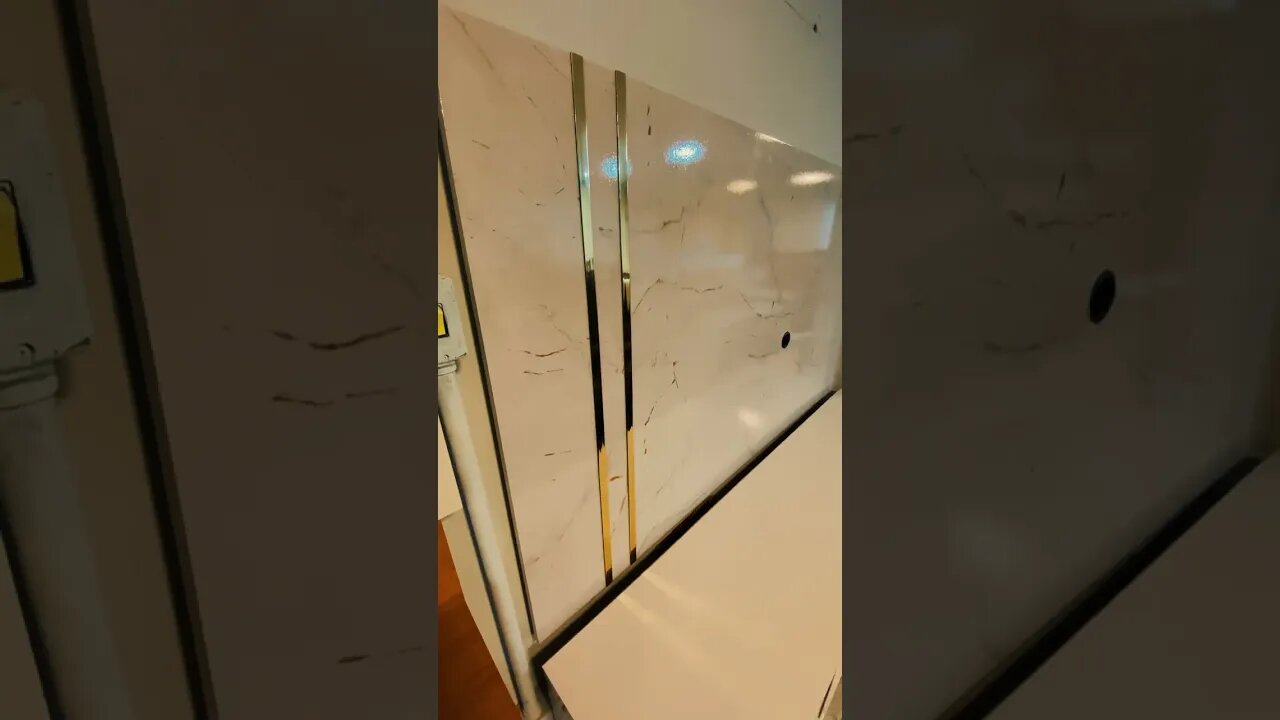 O Rack com Painel Cronos é um conjunto sofisticado com uma composição de cores moderna!