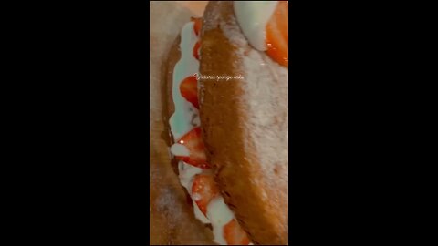 #Smesha#victoria#strawberry#spongecake#shortvideo#viral#foryou#foryoutubevideos#homemade#😋