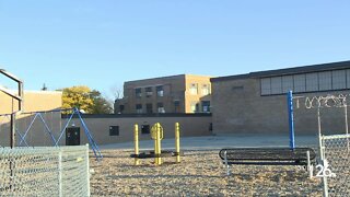 Oshkosh school board votes on future of Merrill School