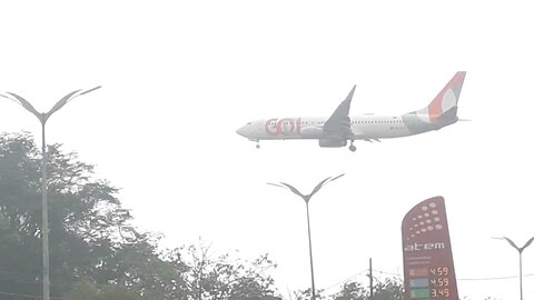 Boeing 737-800 PR-GTC na final antes de pousar em Manaus vindo de Boa Vista