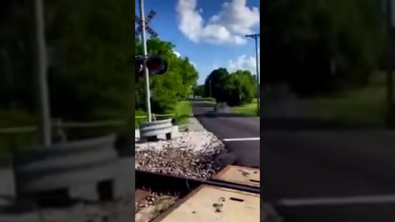 Dukes of Hazzard😂#shorts #crazyvideo #dukesofhazzard #jump #railroadtracks #stunt