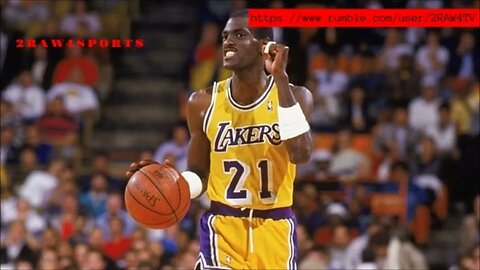 LAKERS GREAT MICHAEL COOPER CALLS OUT LEBRON FOR EATING ON THE BENCH LIKE HE'S TONY SOPRANO