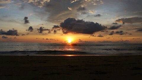 Evening Waves: A Beach Sunset