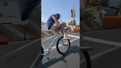 this guy is good 🚲🚲🚲🚲😙😚☺😗