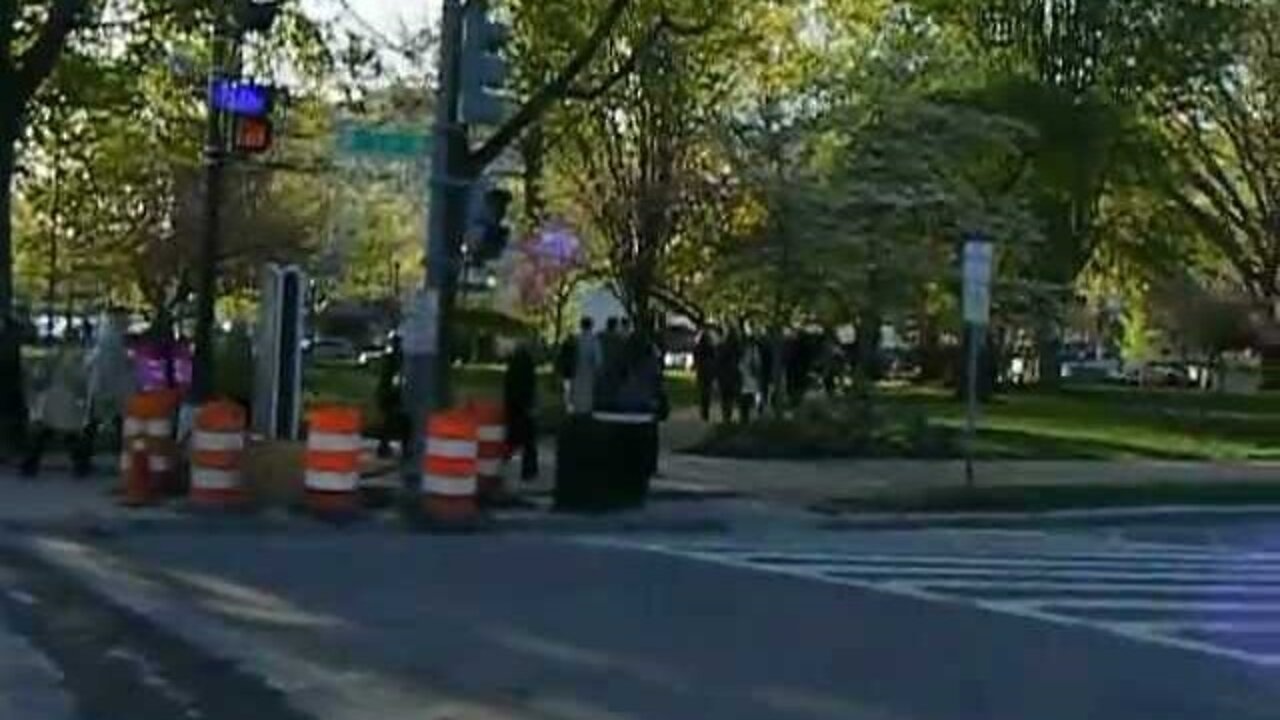 Planned parenthood contingent obamacare protests.AVI