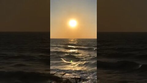 النور مكانه فى القلوب 💙