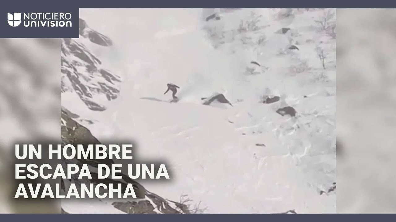 En video: El momento en que un hombre escapa de una avalancha cuando practicaba snowboarding