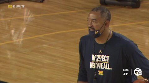 Juwan Howard jokes about wearing throwback uniform while coaching