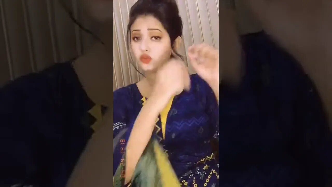 Desi Girl 11 #Bantasticfun #ytshorts #dance #desidance #desigirl #desigirldance #viral #viral2022