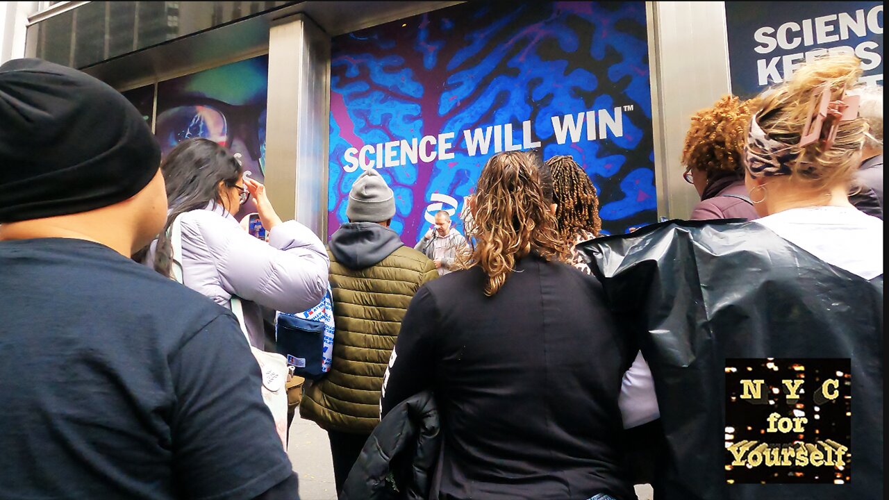 NYC Anti-Vaccine-Mandate Protesters Say the Our Father in Front of Pfizer Headquarters in Manhattan