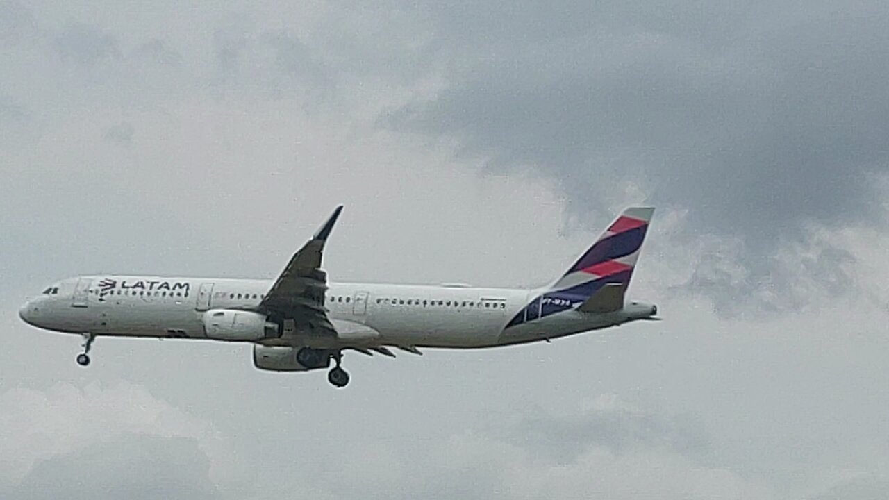 Airbus A321 PT-MXJ coming from Guarulhos to Manaus