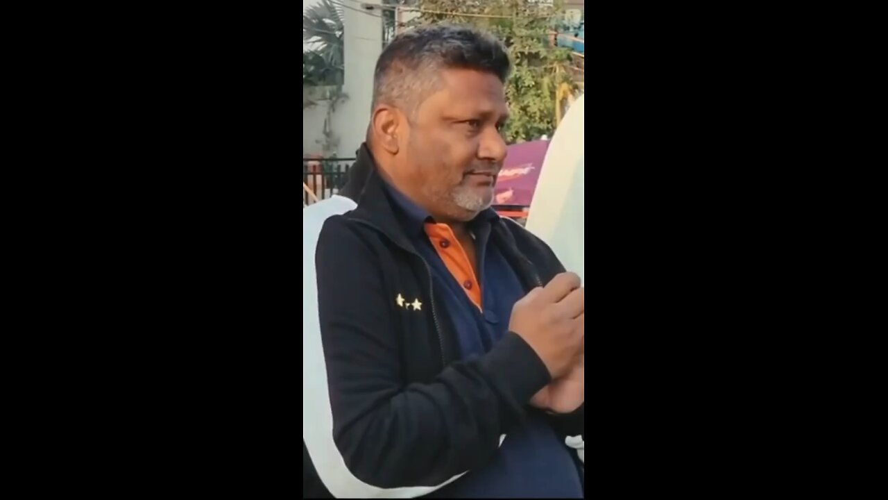 Sarfaraz Khan father and mother crying after getting Team India Test debut cap Ind vs Eng 3rd Test