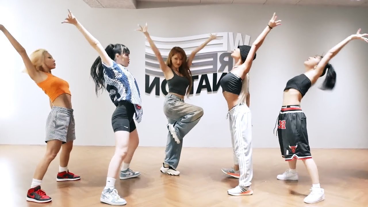 HWASA - 'I Love My Body' Dance Practice Mirrored