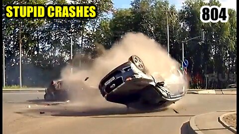 Stupid crashes 804 July 2023 car crash compilation