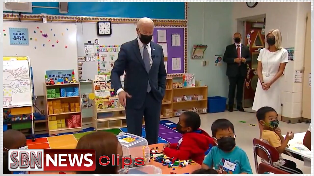 Biden to Schoolchildren in NJ - 4768