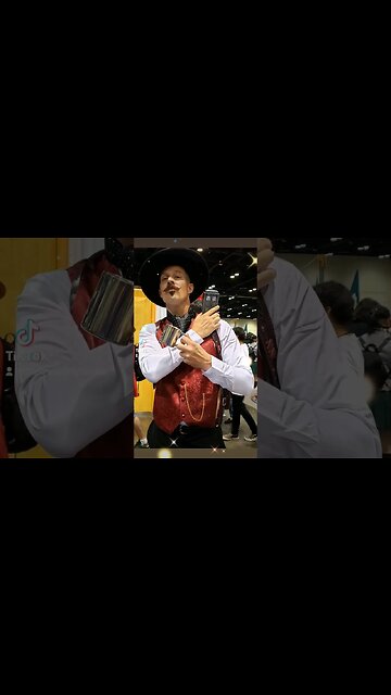 🤠 #TARDIS VS #DOCHOLLIDAY #TOMBSTONE #COWBOY #COSPLAY #COSPLAYER #DOCTORWHO 🤠 #SUBSCRIBE #SHORTS