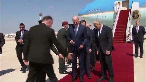 Confused Joe Biden Lands in Israel, Immediately Asks ‘What Am I Doing Now?