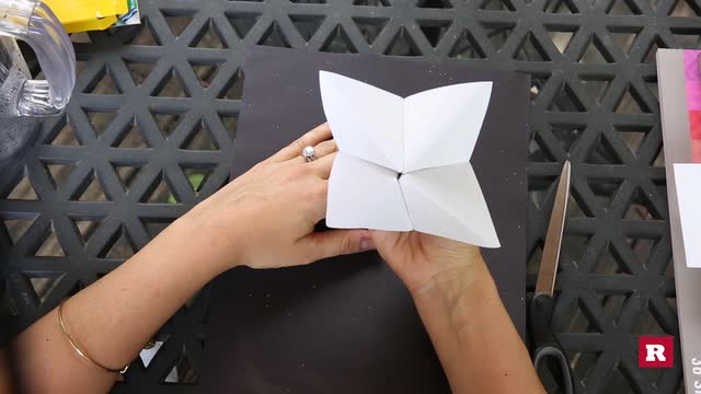 How to make a cootie catcher with Elissa the Mom | Rare Life