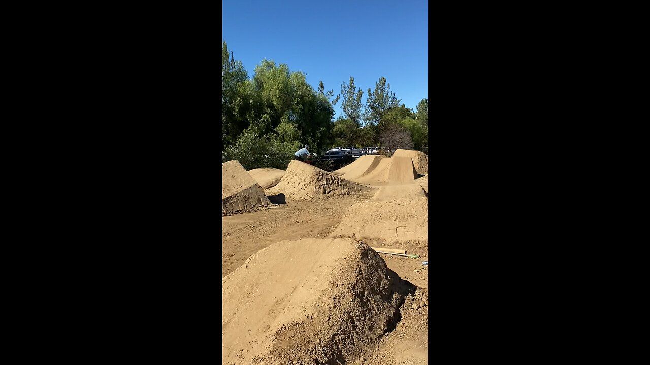 Bmx Todd shredding the homies trails!!