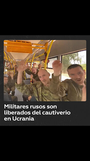 45 militares rusos regresan a casa tras pasar por cautiverio en Ucrania