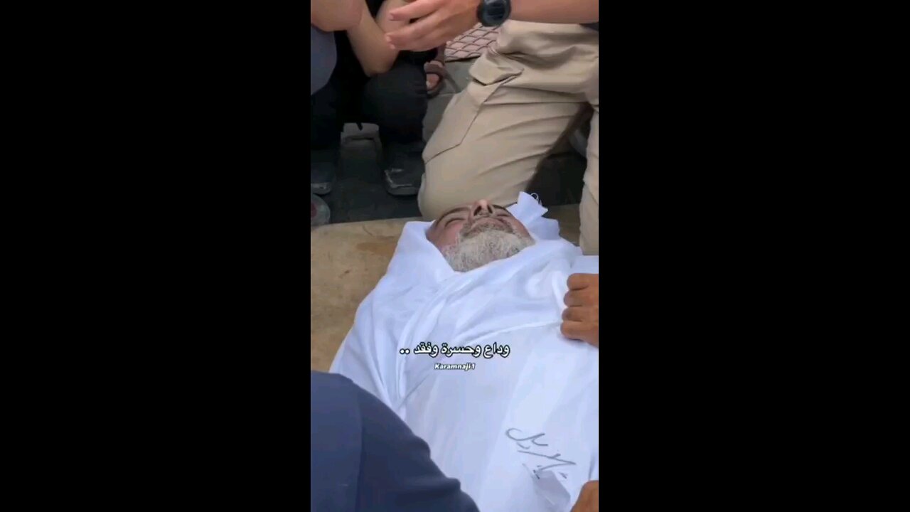 من وداع شهداء المجزرة التي ارتكبها الاحتلال في محيط مستشفى كمال عدوان شمال غزة