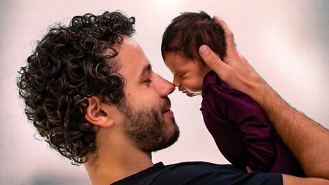 Day In The Life Of A Minimalist With A NEWBORN