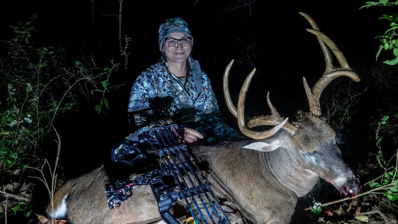 Mature Missouri 8 Pointer - First Buck with a Bow | Team Radical