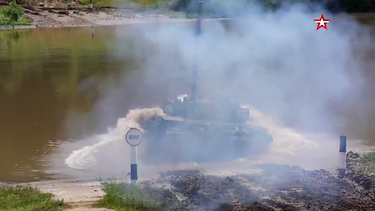 T-80 crews crossing a river on the bottom