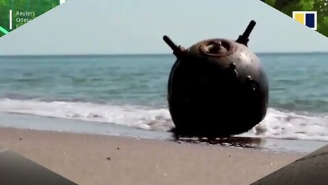 The tourist beaches of Odessa plagued by mines, preventing an attack by sea