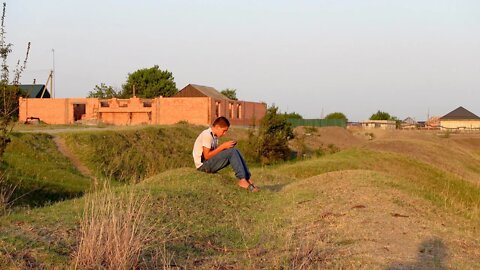 Вот кто У нас в селе встает раньше всех