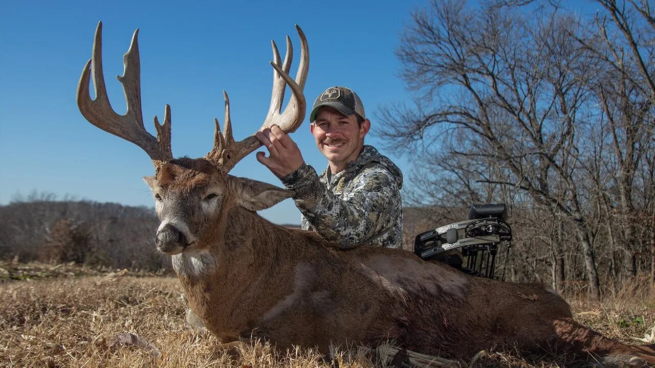 Bowhunting for a Giant Whitetail | Team Radical