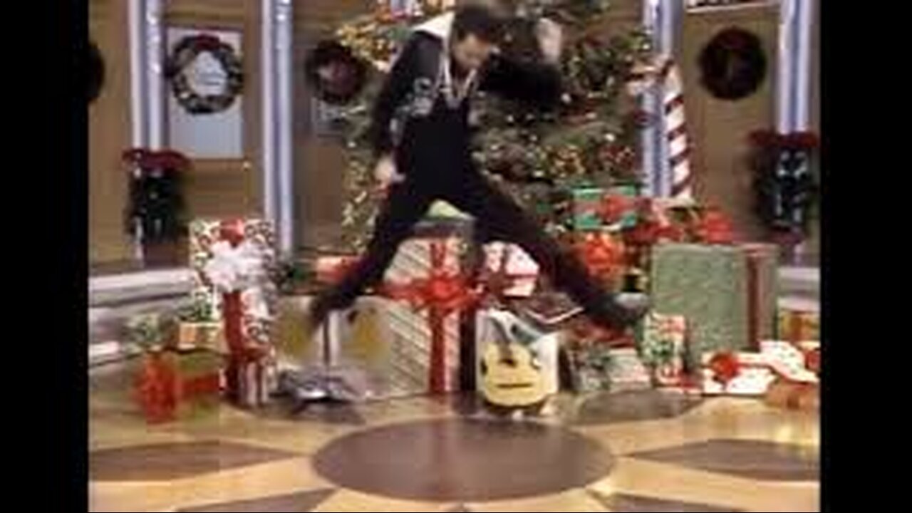 Andy Kaufman's Elvis Interrupts Dick Van Dyke's Holiday Show 1976