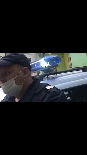 Cop fail- no balance piggy.😂😂😂😂😂😂