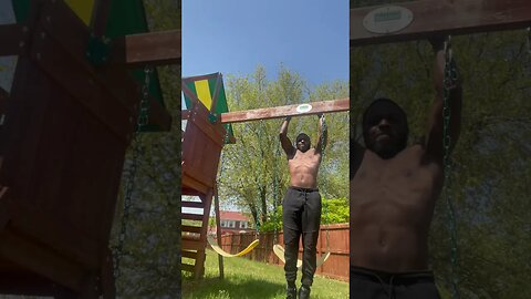 Knees to chest on this here bar!