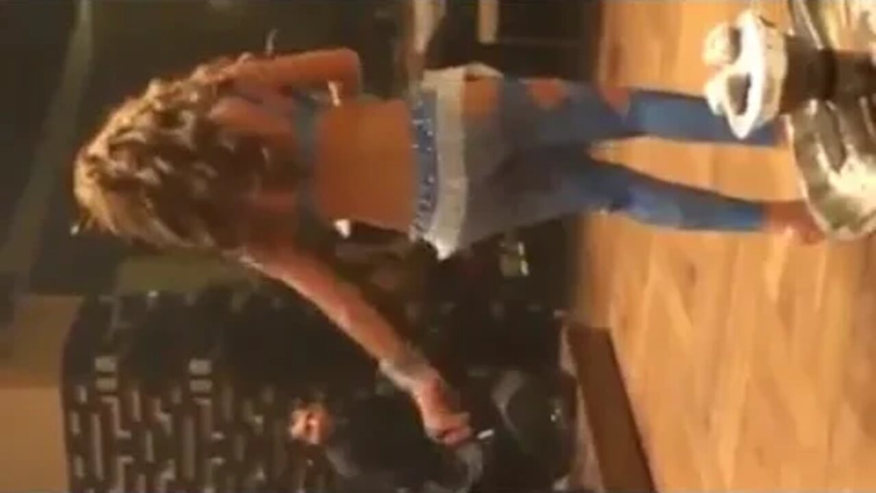 arab dance bestyyy,, اجمد واحدة فى حتة واحدة :D