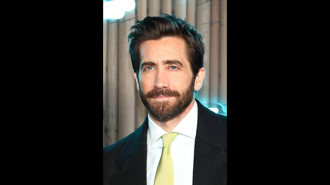 Jake Gyllenhaal has a VAGINA?