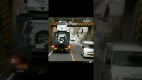 Overpass Oversqueeze #shorts #dashcams #fails