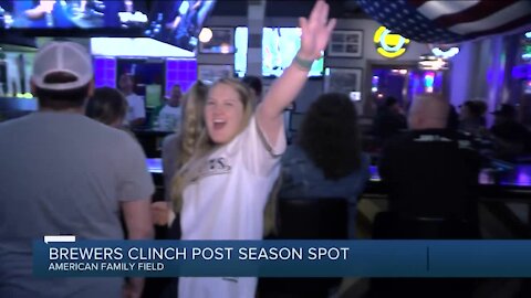 Fans react to Brewers securing playoff spot