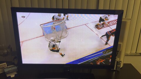 2-1 let’s go Oilers !!!! 😂😂😂😂