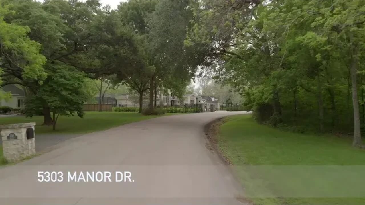 5303 Manor Drive Sugar Land, TX - Country Living in town