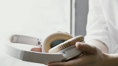 Experts Warn Of Hearing Loss Due To Unsafe Listening Practices
