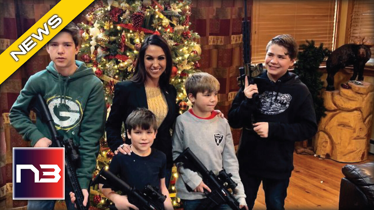 Lauren Boebert Newest Christmas Photo Has Liberals Livid As She Outdoes Colleague