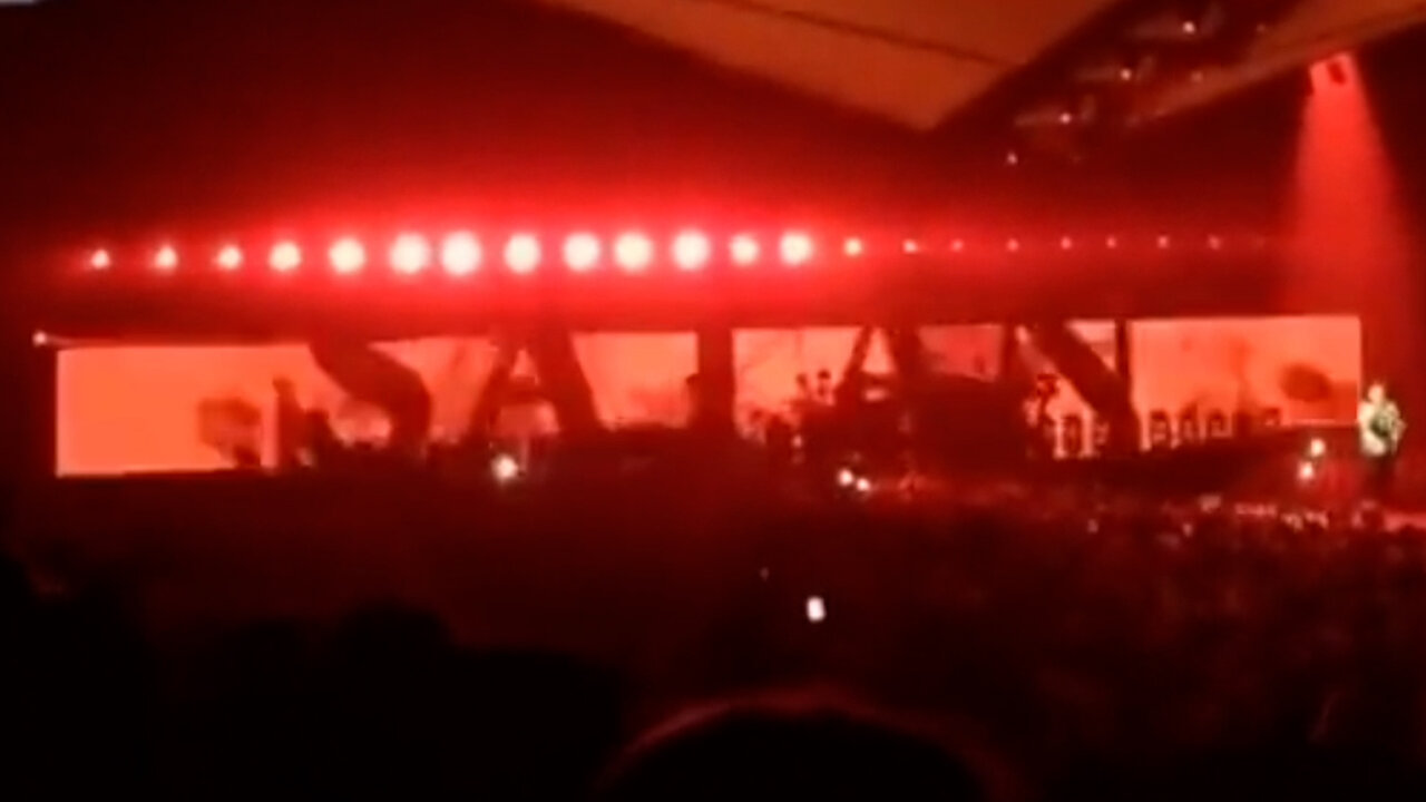 The Weeknd subliminally flashes "Satan" at show