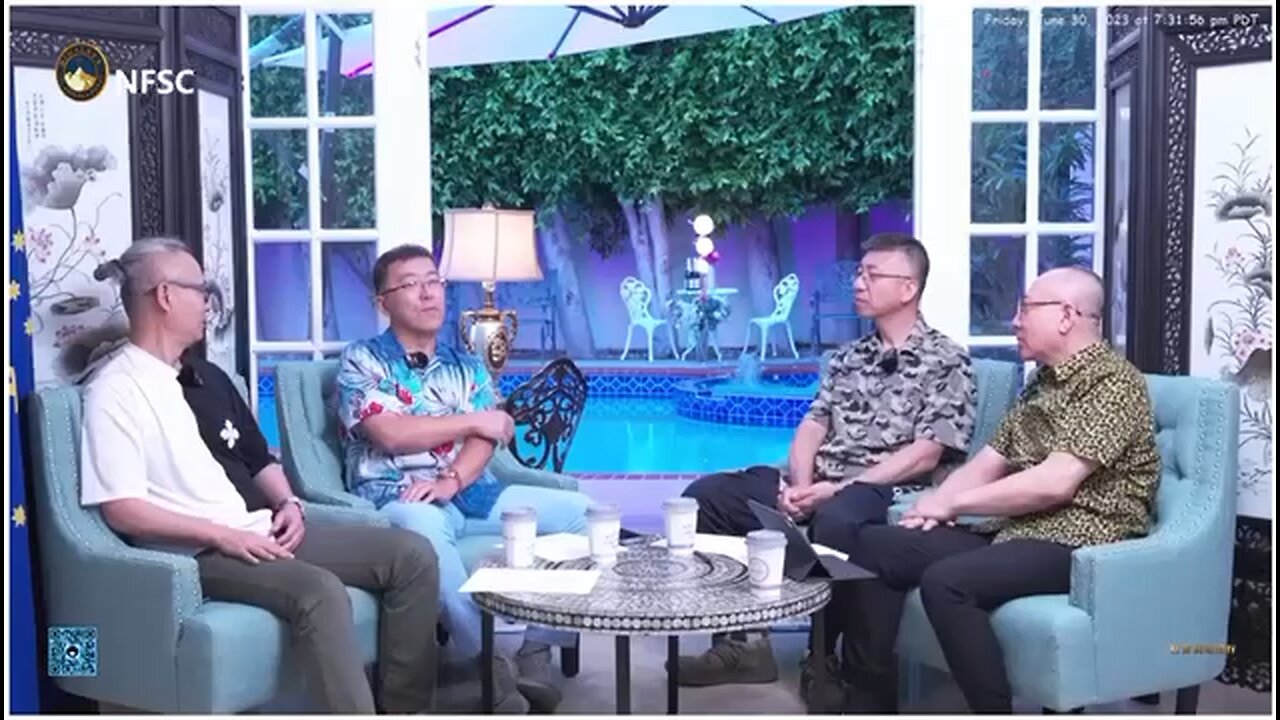 中共在"解放"之后，通过不停地掠夺，在很短时间内把钱和资产聚拢在自己手里，把老百姓变成无产阶级，把自己变成有产阶级。