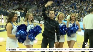 U.S. Navy officer receives Mission: Service award at Creighton game