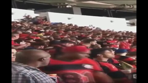 Torcida do Flamengo copiando a do Vasco descaradamente