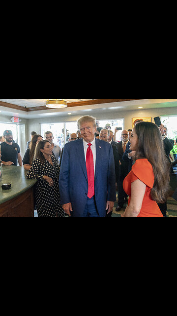 Miami Crowd Decides To Sing 'Happy Birthday' To Donald Trump